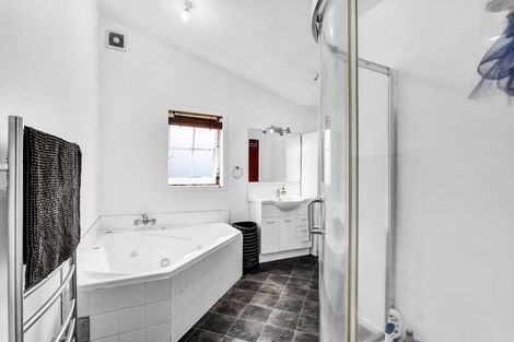 Photo of property in 278 South Road, Hawera, 4610