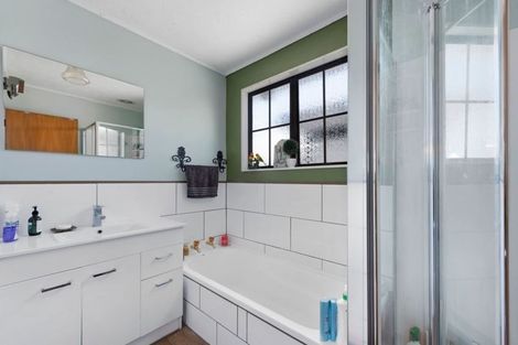 Photo of property in 3f1- Islington Street, Trentham, Upper Hutt, 5018