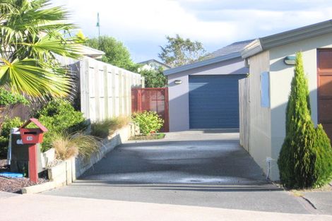 Photo of property in 13 Mulroy Place, East Tamaki Heights, Auckland, 2016