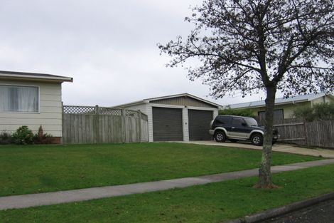 Photo of property in 61 Hillcrest Drive, Kelvin Grove, Palmerston North, 4414
