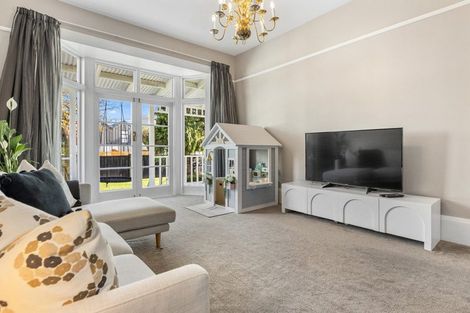 Photo of property in 28 Cleveland Street, Edgeware, Christchurch, 8013