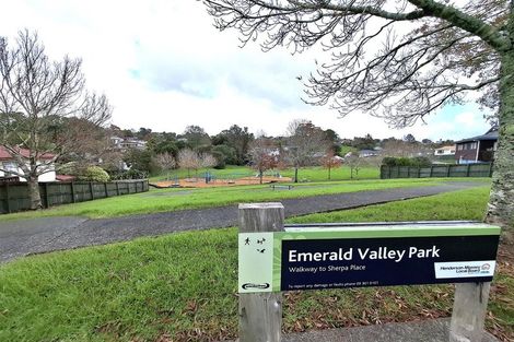 Photo of property in 27 Killygordon Place, Massey, Auckland, 0614