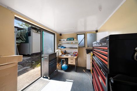 Photo of property in 1/8 Devon Street, Te Atatu South, Auckland, 0610