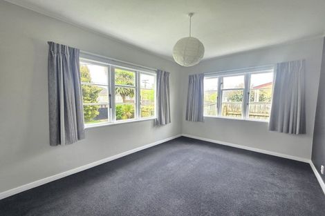 Photo of property in 10 Purser Grove, Fairfield, Lower Hutt, 5011