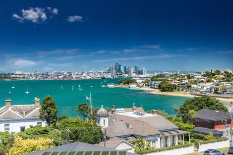Photo of property in 19 Jubilee Avenue, Devonport, Auckland, 0624