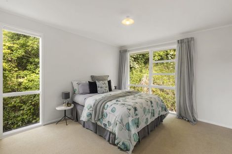 Photo of property in 71 Churton Drive, Churton Park, Wellington, 6037