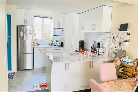 Photo of property in Victoria Villas, 41/35u Pirie Street, Mount Victoria, Wellington, 6011