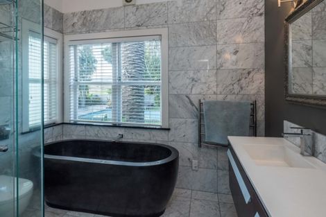 Photo of property in 36 Golf Road, Paraparaumu Beach, Paraparaumu, 5032