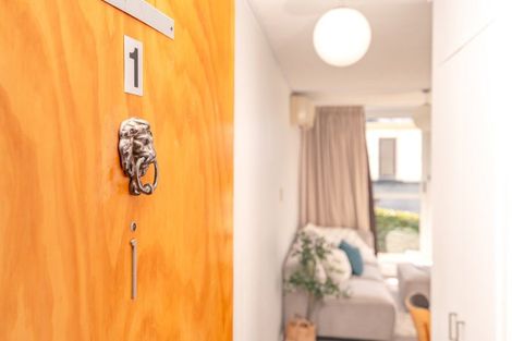 Photo of property in 1/24 Patanga Crescent, Thorndon, Wellington, 6011