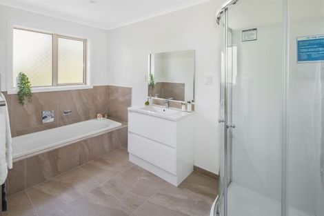 Photo of property in 41 Melksham Drive, Churton Park, Wellington, 6037