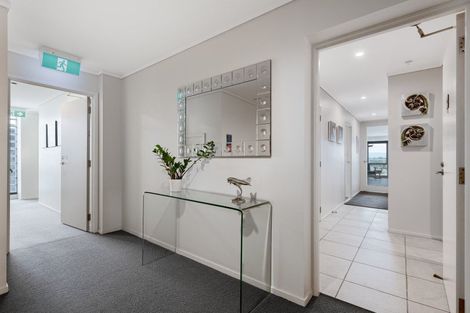 Photo of property in 15/72a Devonport Road, Tauranga, 3110