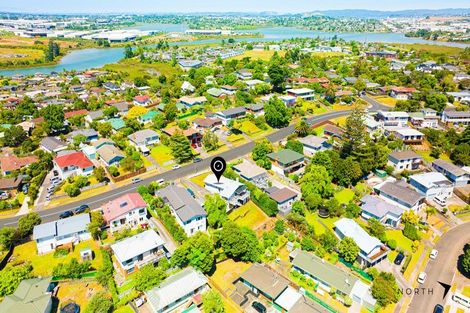 Photo of property in 33 Riverhills Avenue, Pakuranga Heights, Auckland, 2010