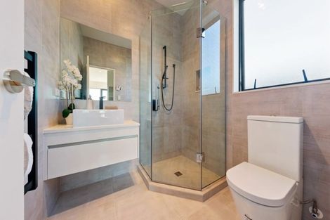 Photo of property in 42 Schoolside Road, Kumeu, 0810
