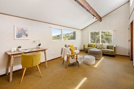 Photo of property in 40 Glanmire Road, Newlands, Wellington, 6037