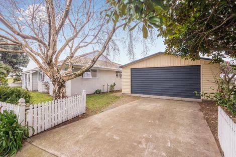 Photo of property in 44 Langdale Avenue, Paraparaumu, 5032