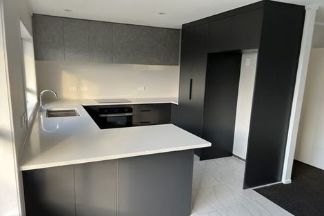 Photo of property in 53 Onewa Road, Northcote, Auckland, 0627
