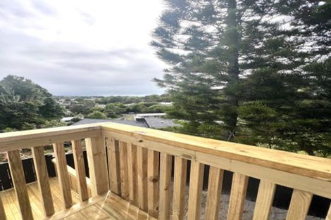 Photo of property in 25 Seaview Road, Glenfield, Auckland, 0629