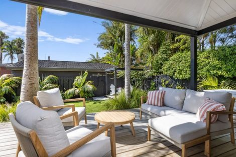 Photo of property in 44b Walton Street, Red Beach, 0932