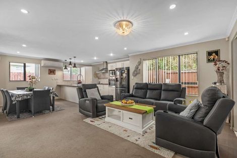 Photo of property in 100a Gloucester Road, Manurewa, Auckland, 2102
