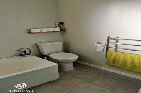 Photo of property in 17a Kingsbridge Place, Newlands, Wellington, 6037