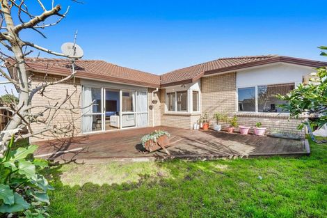 Photo of property in 1/15 Penruddocke Road, Half Moon Bay, Auckland, 2012