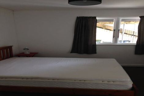 Photo of property in 9 Stottholm Road, Titirangi, Auckland, 0604