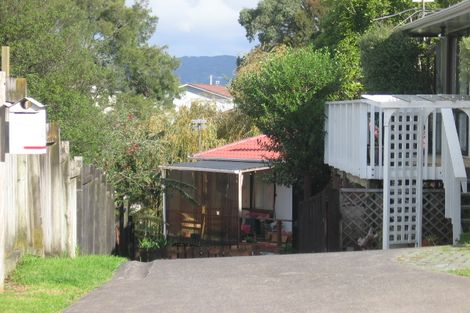 Photo of property in 11 Rehia Road, Massey, Auckland, 0614