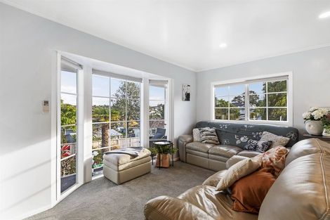 Photo of property in 44 Glenbervie Crescent, Massey, Auckland, 0614