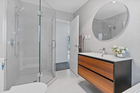 Photo of property in 56 Oreil Avenue, West Harbour, Auckland, 0618