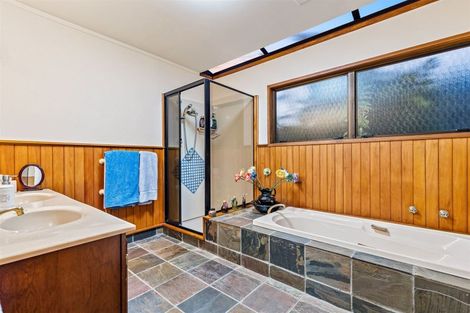 Photo of property in 181 Luckens Road, West Harbour, Auckland, 0618