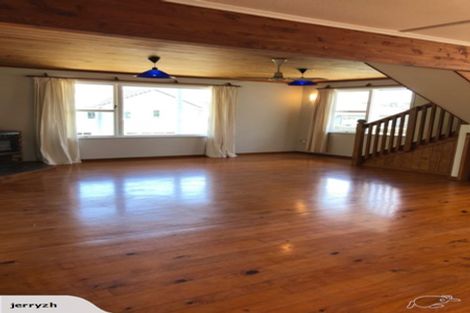 Photo of property in 83 Red Beach Road, Red Beach, 0932