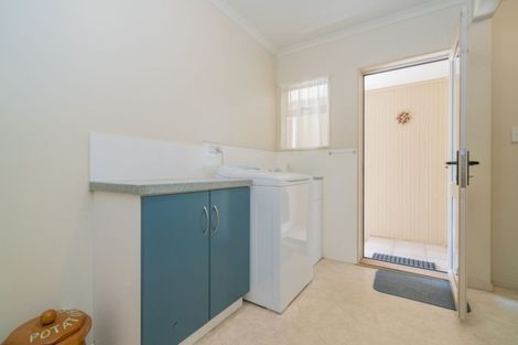 Photo of property in 2 Parkland Place, Whitianga, 3510