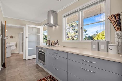 Photo of property in 33 James Mcleod Road, Shelly Beach, South Head, 0874