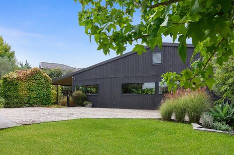 Photo of property in 2 Laly Haddon Place, Matakana, 0985