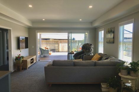 Photo of property in 9 Kotiate Street, Papamoa Beach, Papamoa, 3118