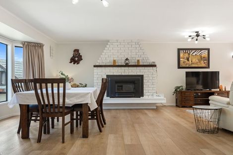 Photo of property in 8 Deodar Place, Totara Heights, Auckland, 2105