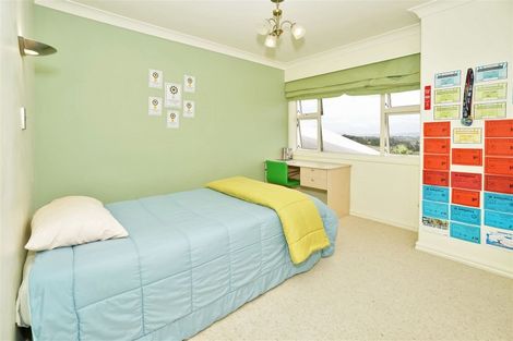Photo of property in 16 Tironui Terrace, Western Heights, Hamilton, 3200