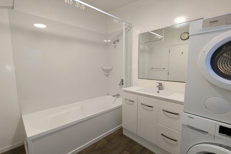 Photo of property in 30 Sussex Street, Mount Cook, Wellington, 6021