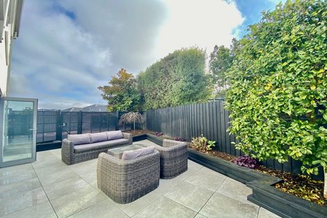 Photo of property in 5 Stoneleigh Green, Parklands, Christchurch, 8083