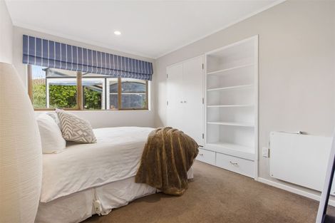 Photo of property in 33 Tree View Avenue, Glenfield, Auckland, 0629