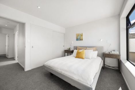 Photo of property in 96 Apu Crescent, Lyall Bay, Wellington, 6022