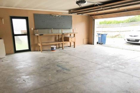 Photo of property in 39 Makora Road, Massey, Auckland, 0614