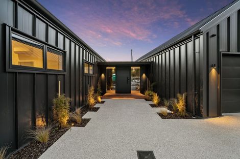 Photo of property in 10 Taurus Lane, Jacks Point, 9371