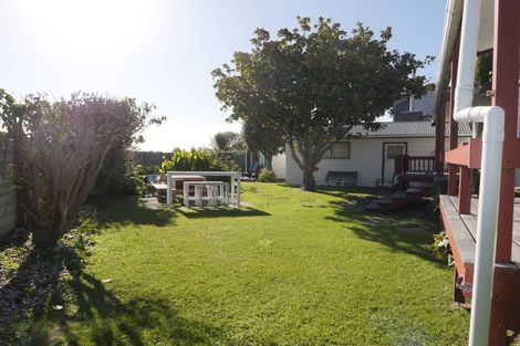 Photo of property in 1 Makora Road, Otaihanga, Paraparaumu, 5036