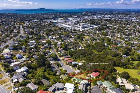 Photo of property in 40 Finn Place, Totara Vale, Auckland, 0629