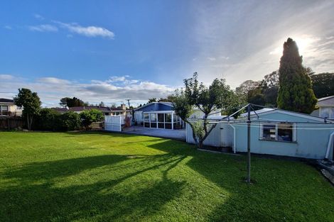 Photo of property in 19 Skerman Street, Marton, 4710