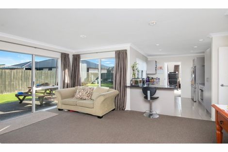 Photo of property in 19 Magnolia Drive, Waiuku, 2123