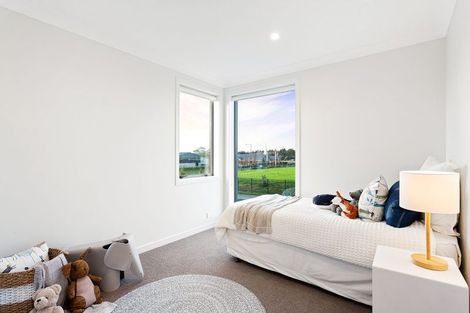 Photo of property in 6 Park Green Avenue, Rosehill, 2113