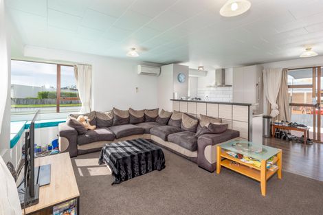 Photo of property in 14 Thorn Road, Tuakau, 2121