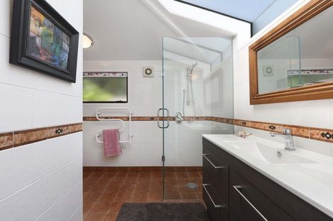 Photo of property in 9 Hinewa Road, Otumoetai, Tauranga, 3110